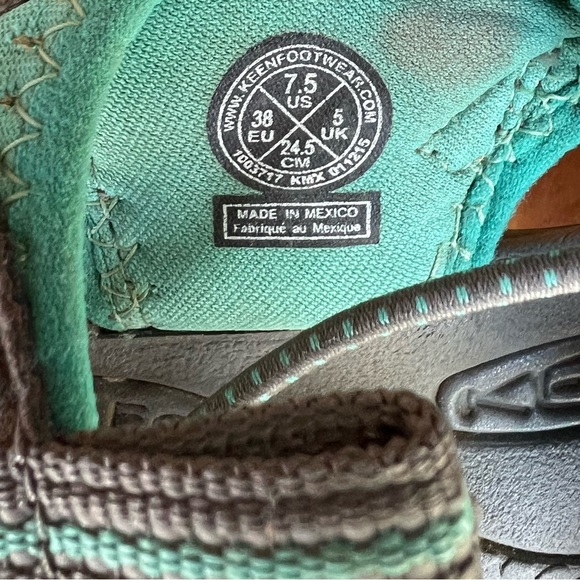 Keen water shoes - Picture 3 of 3